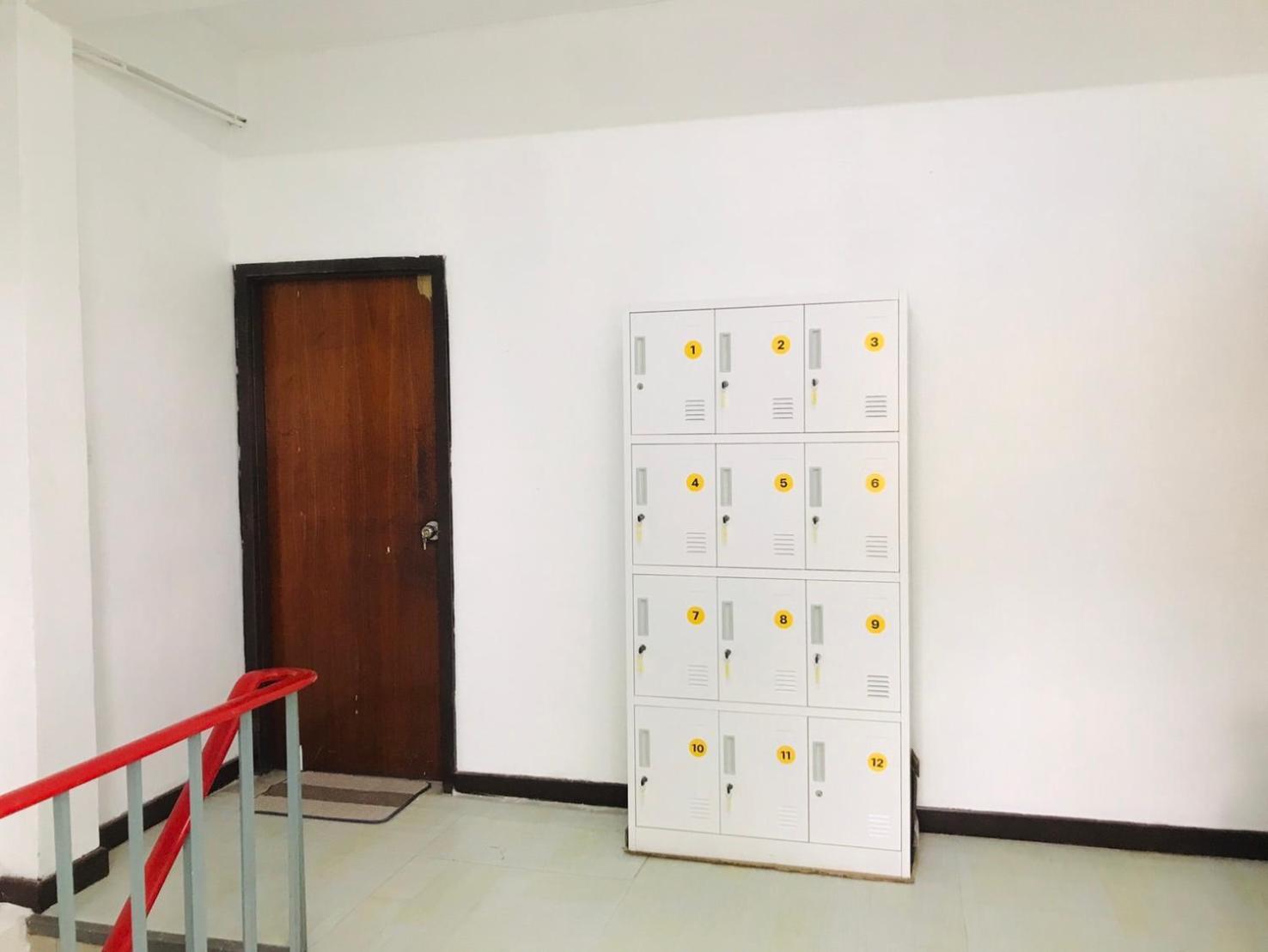 Silom Guesthouse Bangkok Ngoại thất bức ảnh