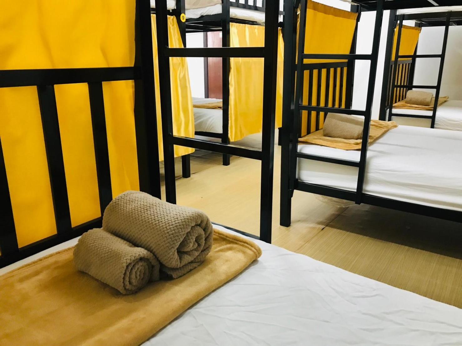 Silom Guesthouse Bangkok Ngoại thất bức ảnh