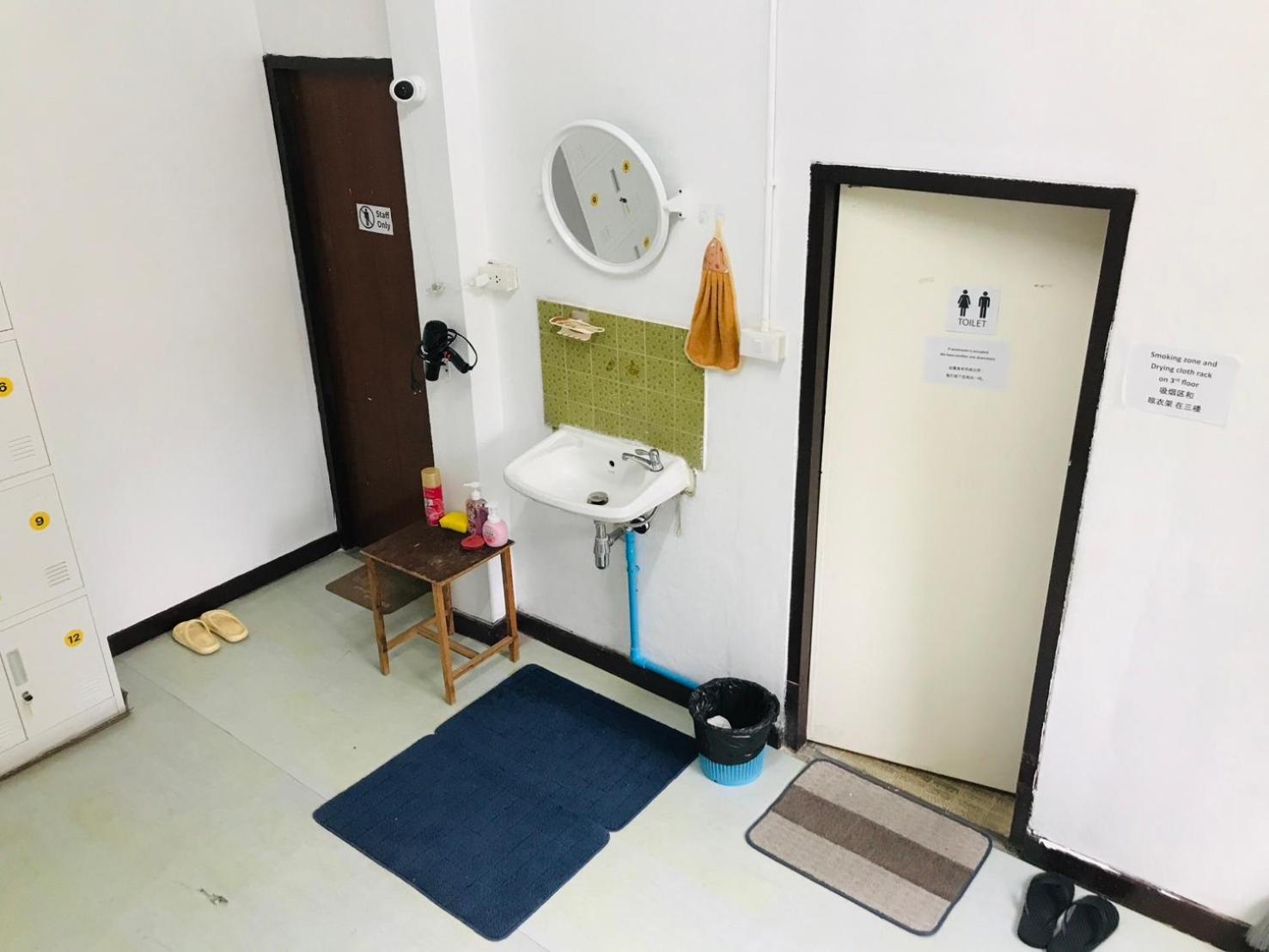 Silom Guesthouse Bangkok Ngoại thất bức ảnh